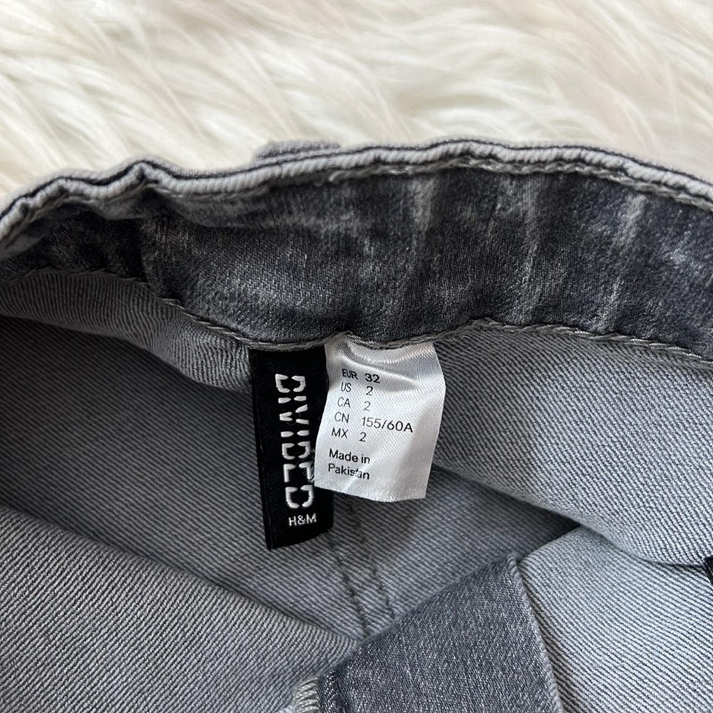 Divided Shorts - Picture 3 of 4